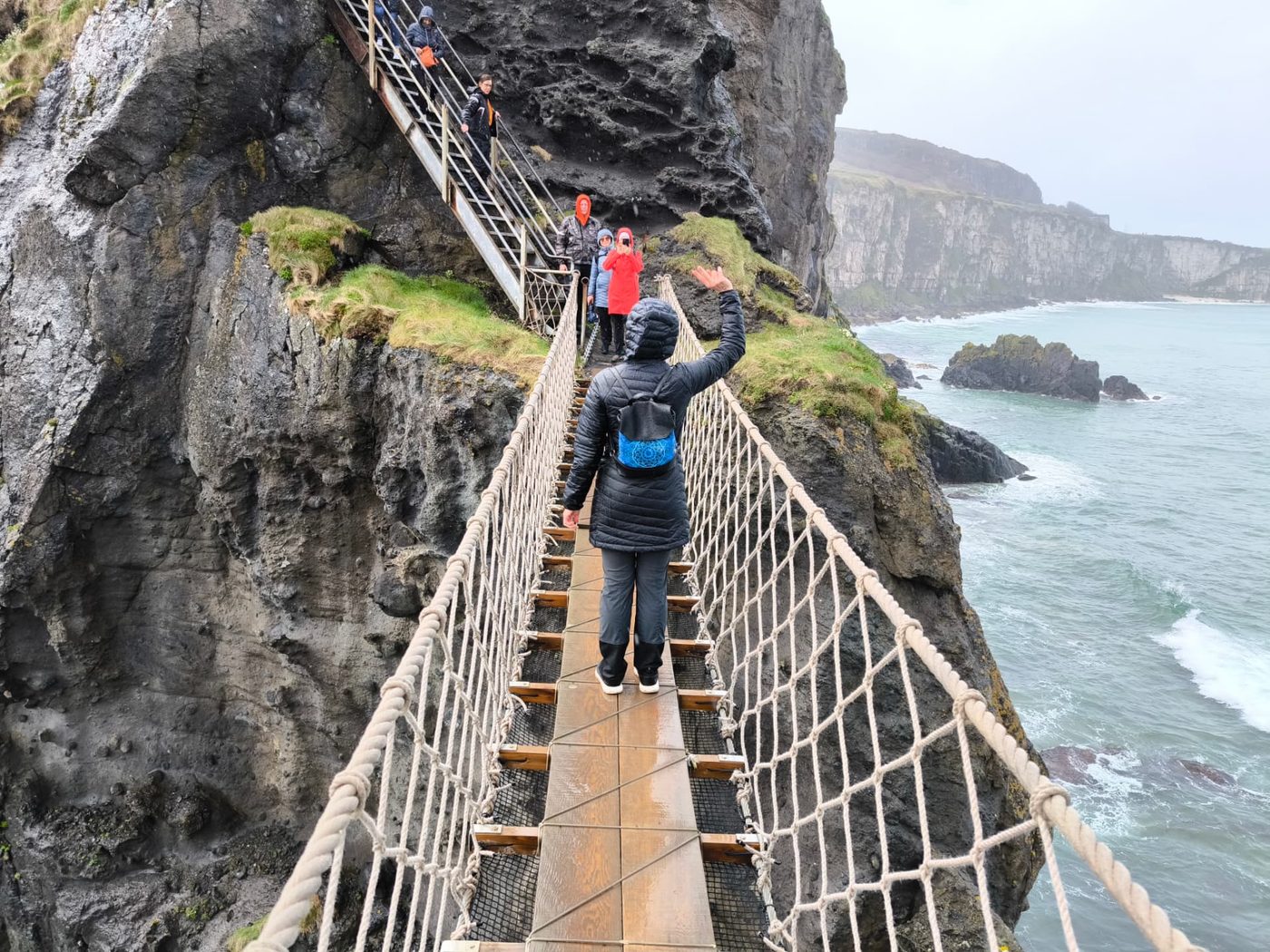 Kötélhíd az óceán felett Carrick-a-Rede-nél