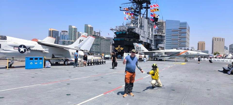USS Midway repülőgép-hordozó fedélzete San Diegóban
